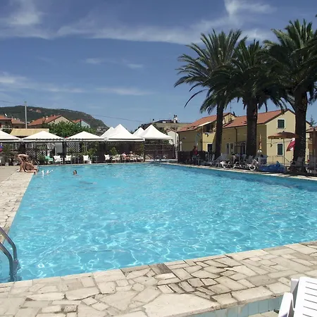 Il Borgo Degli Ulivi 3* Pietra Ligure