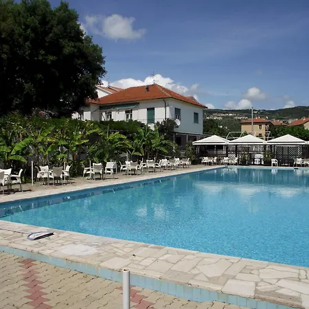 度假村 Borgo Degli Ulivi 3*