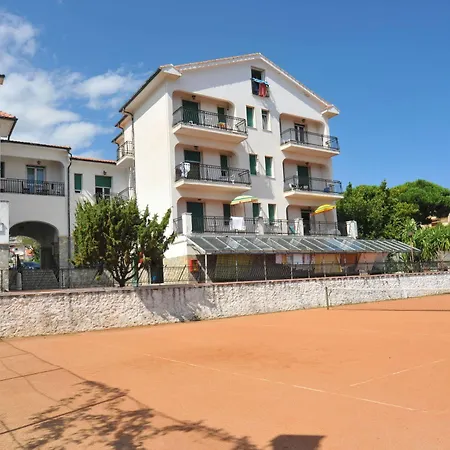 Borgo Degli Ulivi 3*