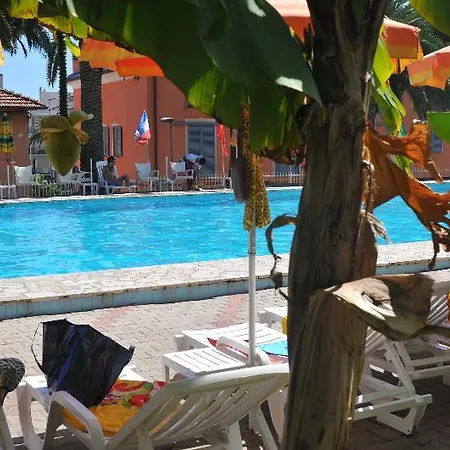 Borgo Degli Ulivi 度假村 3*