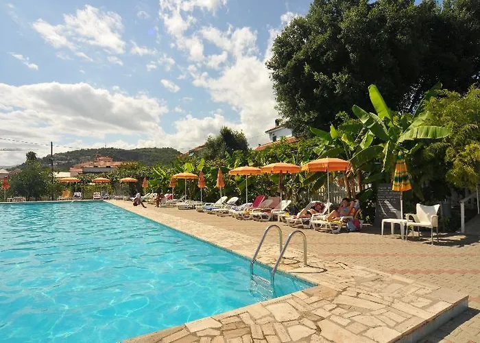 Il Borgo Degli Ulivi بيترا ليغوري