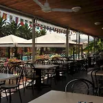 Il Borgo Degli Ulivi فندق بيترا ليغوري