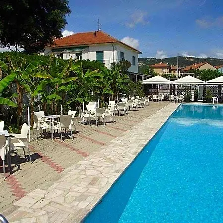 Üdülőközpont Borgo Degli Ulivi 3*