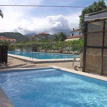 Üdülőközpont Borgo Degli Ulivi Pietra Ligure