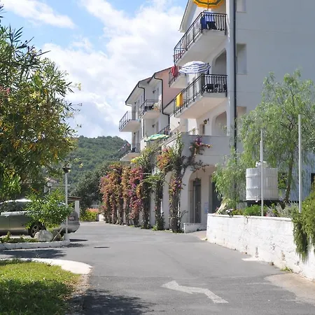 Il Borgo Degli Ulivi Hotell 3*