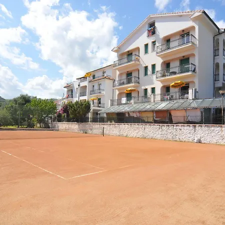 Üdülőközpont Borgo Degli Ulivi Pietra Ligure